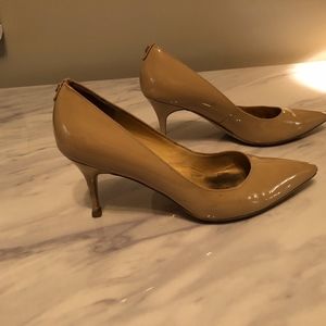 Ivanka Trump Women's Boni7 Dress Pump, Natural